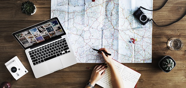 Öffentliche Aufschriften – Nyilvános tájékoztató feliratok